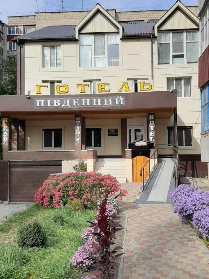 Hotel Pivdennyi Olekszandrija Kültér fotó