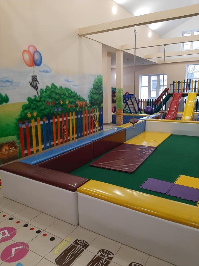 Hotel Pivdennyi Olekszandrija Kültér fotó